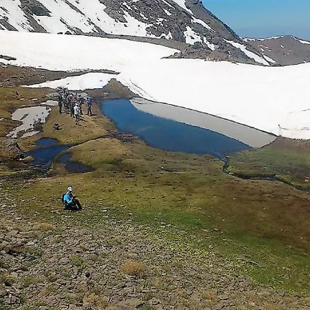 Todosierranevada Zona Baja -plaza Principal-junto A Telecabinas Сьерра-Невада