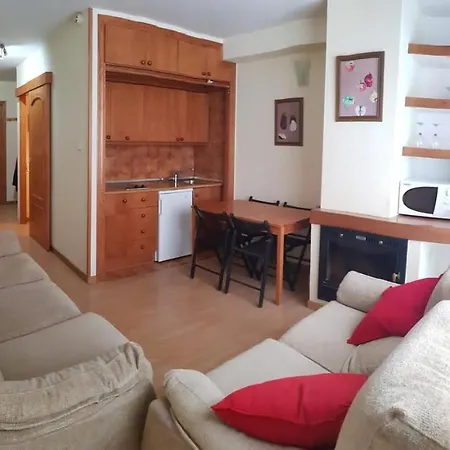 Todosierranevada Zona Baja -plaza Principal-junto A Telecabinas Сьерра-Невада
