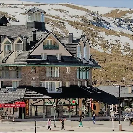 Todosierranevada Zona Baja -plaza Principal-junto A Telecabinas Сьерра-Невада